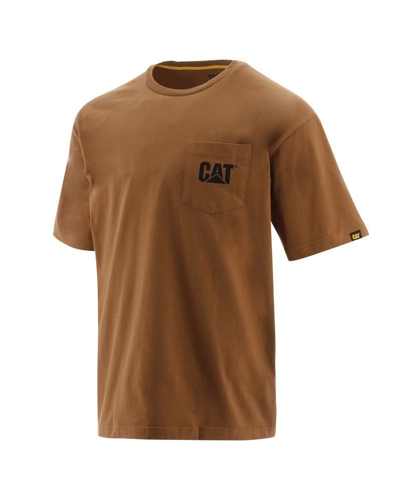 Polera-Manga-corta-Casual-Hombre-LOGO-POCKET-TEE-Cafe-CAT