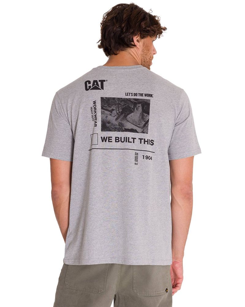 Polera-Manga-Corta-Hombre-EVERYDAY-WORKWEAR-GRAPHIC-TEE-5-Gris-Cat