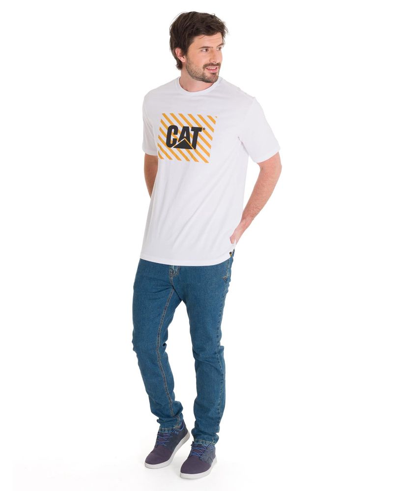 Polera-Manga-Corta-Hombre-EVERYDAY-WORKWEAR-GRAPHIC-TEE-Blanca-Cat
