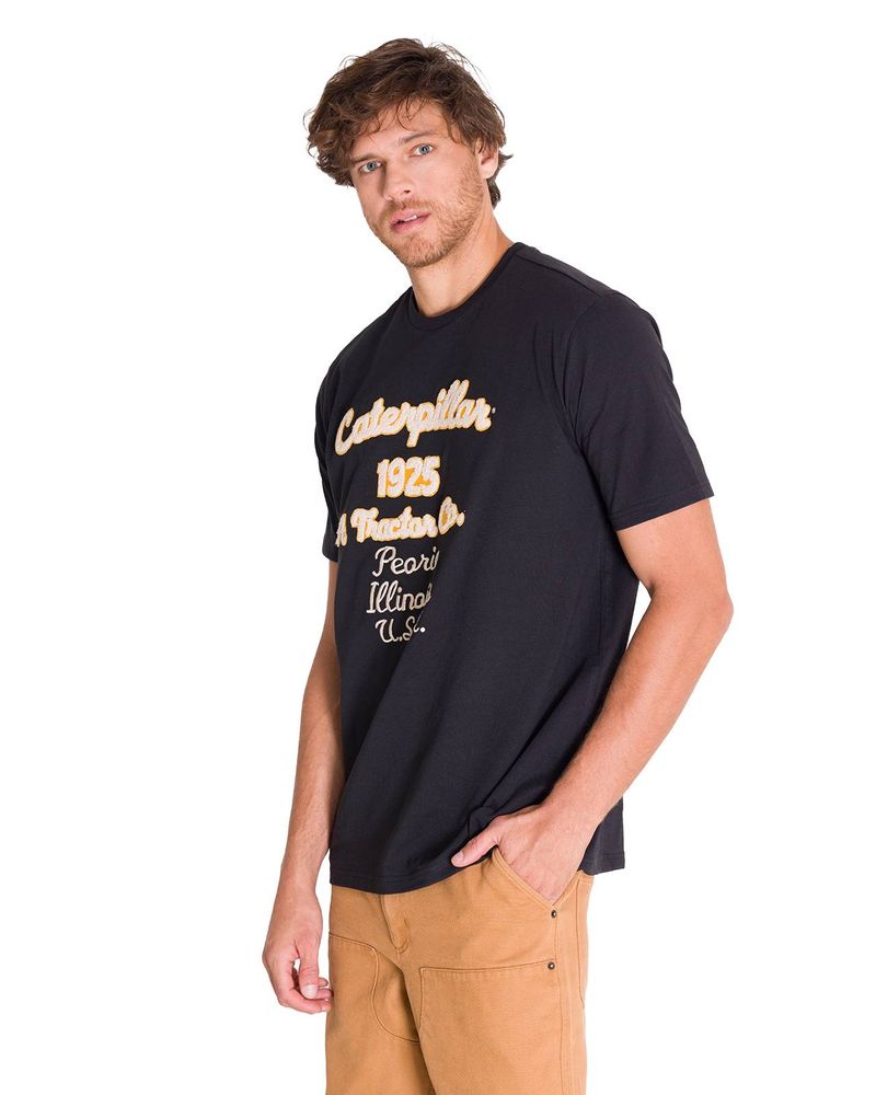 Polera-Manga-Corta-Casual-Hombre-CENTENNIAL-100-YEARS-PREMIUM-GRAPHIC-TEE-Negra-Cat