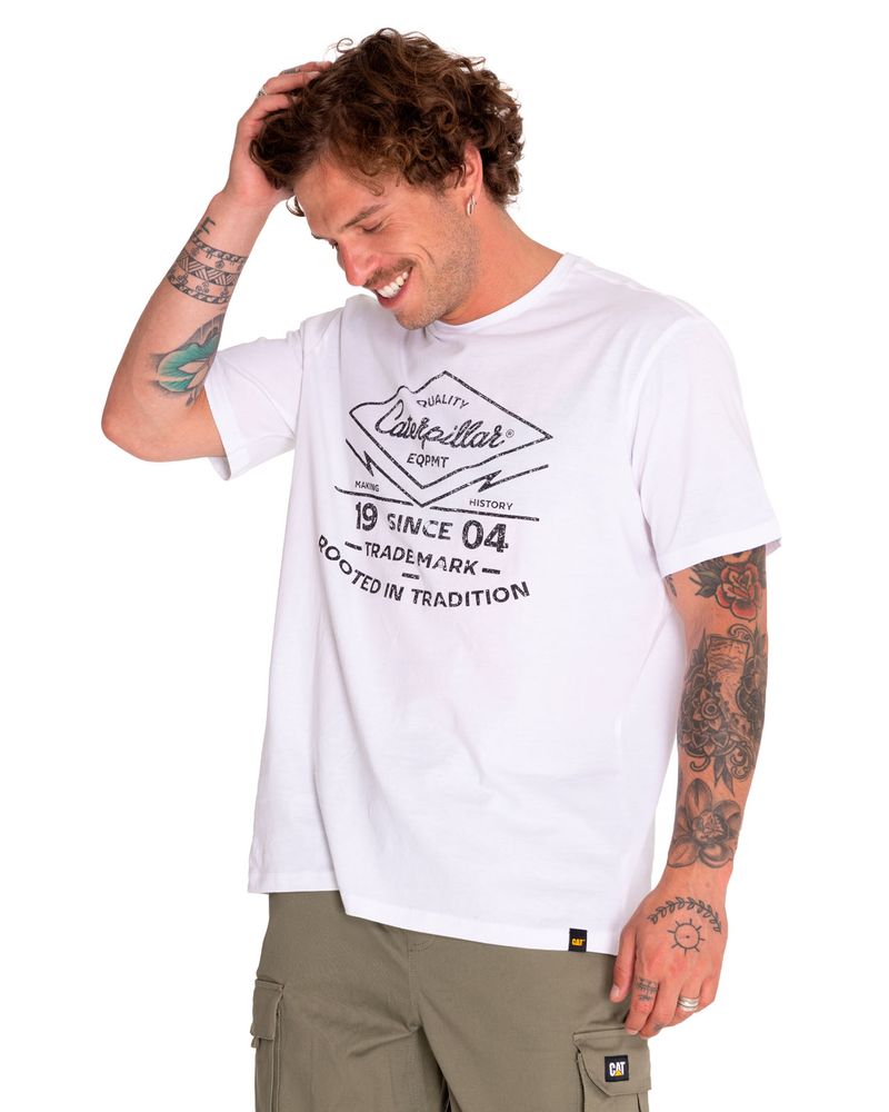 Polera-Manga-Corta-Casual-Hombre-Historic-Tradition-Graphic-Tee-3-Blanco-Cat