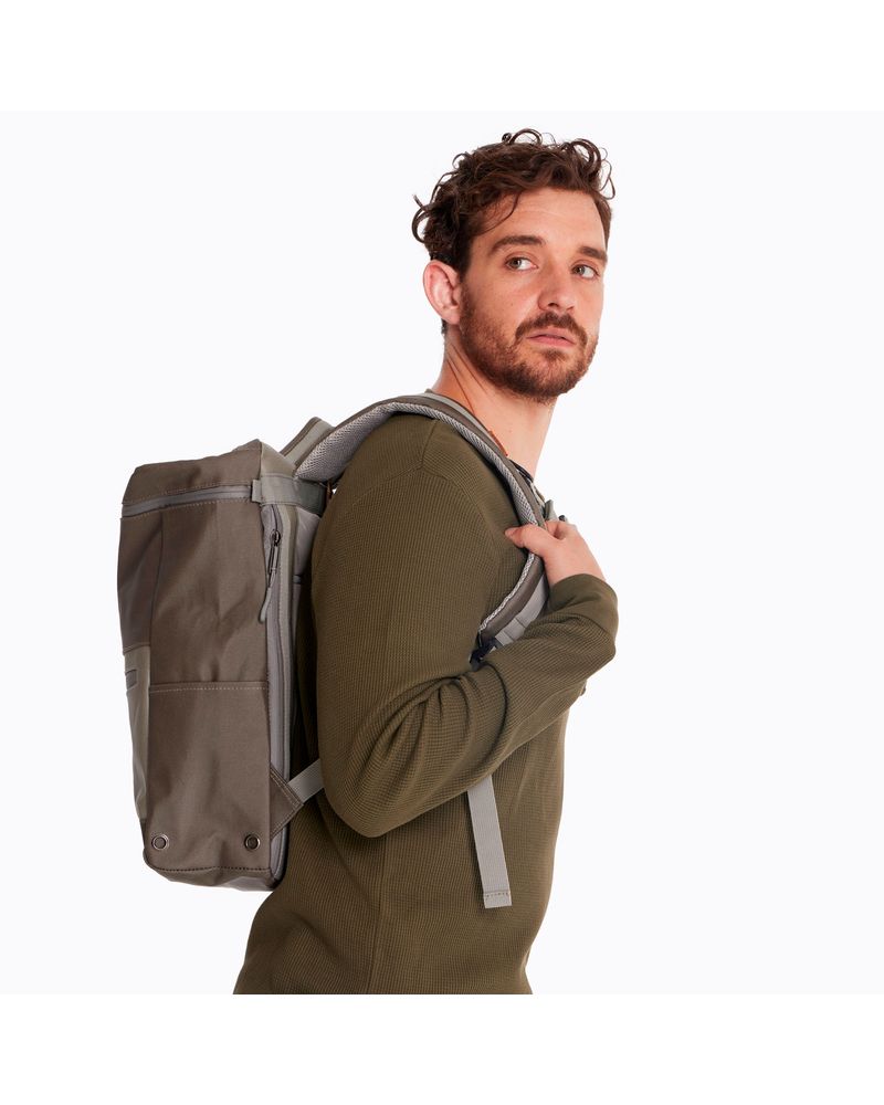 Mochila-Unisex-Flovi-20L-Oliva-Merrell