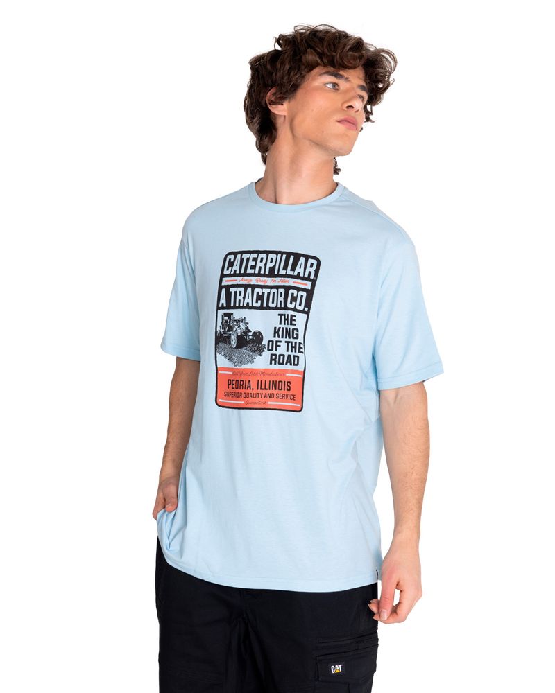 Polera-Manga-corta-Casual-Hombre-HISTORIC-TRADITION-GRAPHIC-TEE-9-Celeste-CAT
