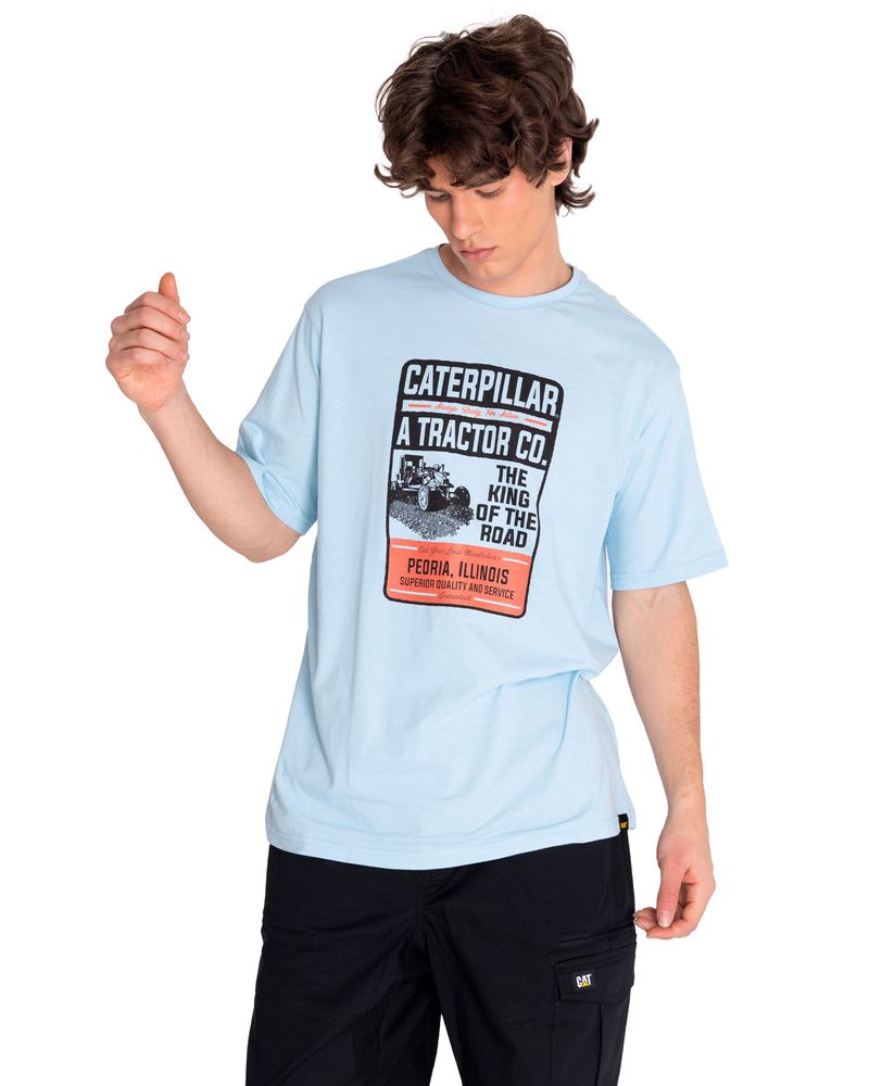 Polera-Manga-corta-Casual-Hombre-HISTORIC-TRADITION-GRAPHIC-TEE-9-Celeste-CAT