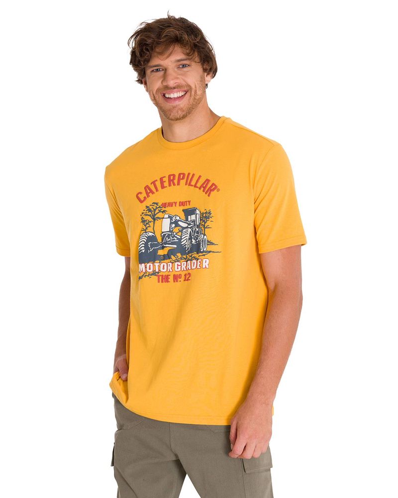 Polera-Manga-Corta-Casual-Hombre-EQUIPMENT-GRAPHIC-TEE-Amarilla-Cat