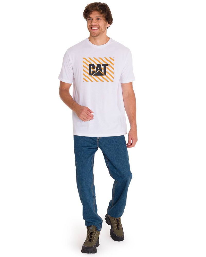 Polera-Manga-Corta-Hombre-EVERYDAY-WORKWEAR-GRAPHIC-TEE-Blanca-Cat