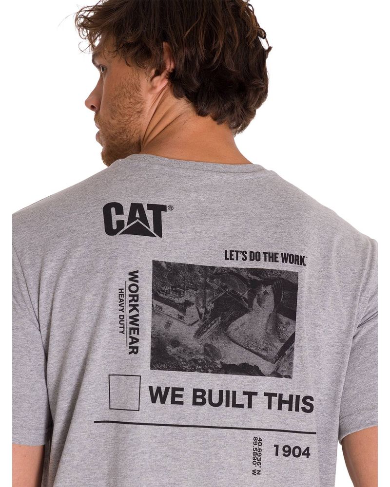 Polera-Manga-Corta-Hombre-EVERYDAY-WORKWEAR-GRAPHIC-TEE-5-Gris-Cat